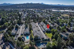 1050 NE Butler Market Rd, Bend, OR 97701 - Photo 29