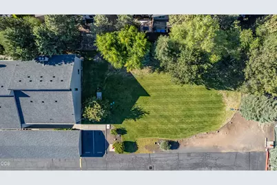 1050 NE Butler Market Road #APT 47, Bend, OR 97701 - Photo 27