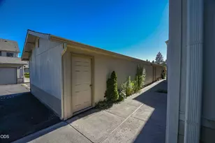 1050 NE Butler Market Rd, Bend, OR 97701 - Photo 31