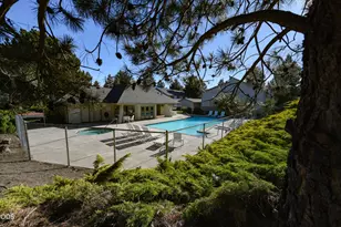 1050 NE Butler Market Rd, Bend, OR 97701 - Photo 29