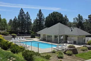 1050 NE Butler Market Rd, Bend, OR 97701 - Photo 35