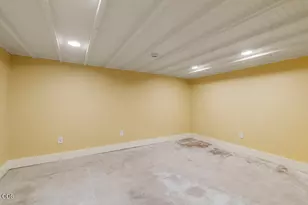 219 Pine St, Klamath Falls, OR 97601 - Photo 47