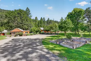 9662 Upper Applegate Rd, Jacksonville, OR 97530 - Photo 49