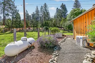 9662 Upper Applegate Rd, Jacksonville, OR 97530 - Photo 27