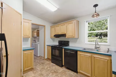 880 Jumpoff Joe Creek Road, Grants Pass, OR 97526 - Photo 9