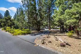 60992 Springcrest Dr, Bend, OR 97702 - Photo 35