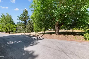 149 Peckerwood Ln, Grants Pass, OR 97527 - Photo 27