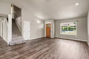 677 Cedarwood Dr, Eagle Point, OR 97524 - Photo 7