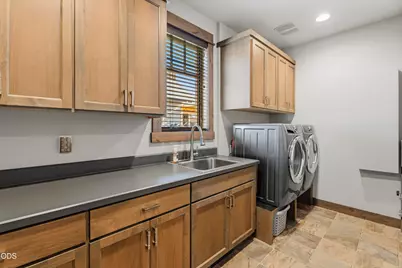 751 S Redwood Street, Sisters, OR 97759 - Photo 35