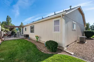 3633 SW 29th St, Redmond, OR 97756 - Photo 9