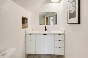 135 S 3rd St, Jacksonville, OR 97530 - Photo 35