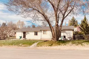 925 Fulton St, Klamath Falls, OR 97601 - Photo 1