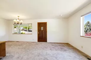 1150 Hillview Dr, Ashland, OR 97520 - Photo 5