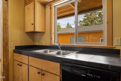 606 NE 9th Street, Bend, OR 97701 - Photo 13