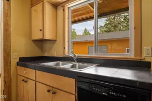 606 NE 9th St, Bend, OR 97701 - Photo 13