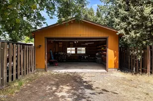 606 NE 9th St, Bend, OR 97701 - Photo 35
