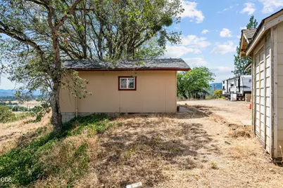 3840 Beagle Road, White City, OR 97503 - Photo 15