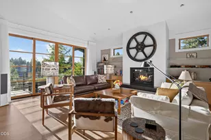 19077 Mount McLoughlin Ln, Bend, OR 97703 - Photo 7