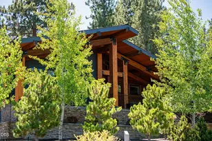 19077 Mount McLoughlin Ln, Bend, OR 97703 - Photo 57