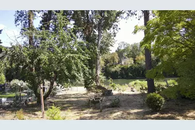 1455 SE Rogue Drive, Grants Pass, OR 97526 - Photo 9
