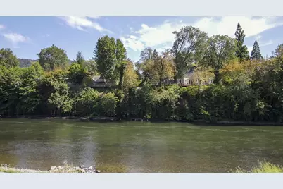 1455 SE Rogue Drive, Grants Pass, OR 97526 - Photo 7