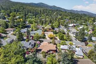 1056 Beswick Way, Ashland, OR 97520 - Photo 3