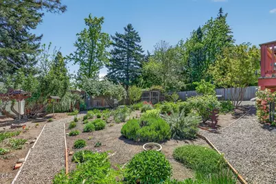 1056 Beswick Way, Ashland, OR 97520 - Photo 43