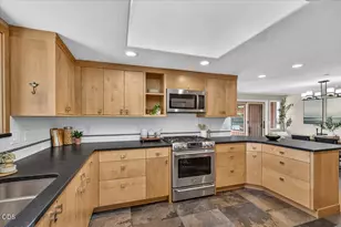1056 Beswick Way, Ashland, OR 97520 - Photo 17