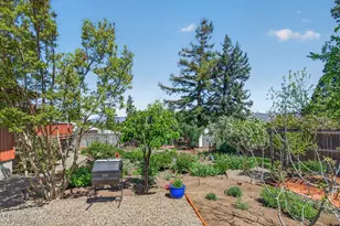 1056 Beswick Way, Ashland, OR 97520 - Photo 39
