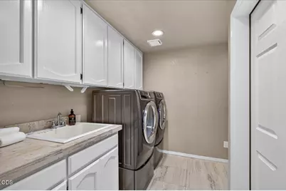 1056 Beswick Way, Ashland, OR 97520 - Photo 37
