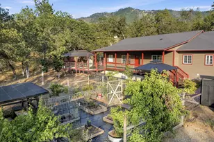 101 Rocky Knoll Ln, Jacksonville, OR 97530 - Photo 3