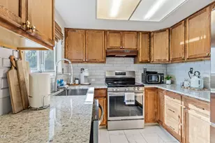 832 La Loma Dr, Medford, OR 97504 - Photo 7