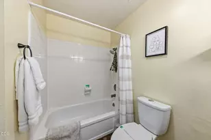 832 La Loma Dr, Medford, OR 97504 - Photo 21