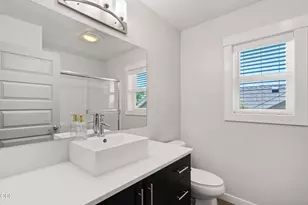 1142 N Haskell St, Central Point, OR 97502 - Photo 19