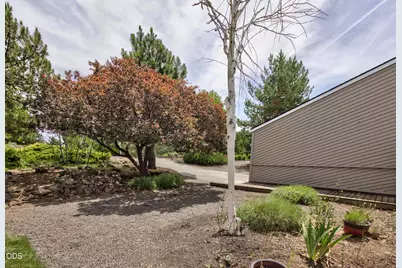 61145 Ladera Road, Bend, OR 97702 - Photo 13
