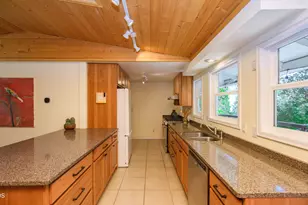 886 Palmer Rd, Ashland, OR 97520 - Photo 11