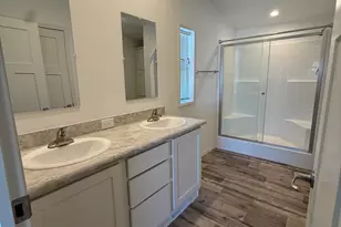 300 Luman Rd, Phoenix, OR 97535 - Photo 9