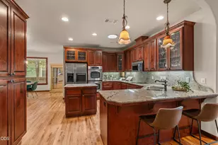 935 Sandoz St, Central Point, OR 97502 - Photo 9