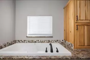52895 Shady Ln, La Pine, OR 97739 - Photo 9
