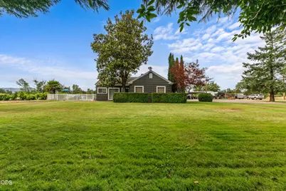 2622 Eric Avenue, Central Point, OR 97502 - Photo 13