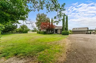 2622 Eric Ave, Central Point, OR 97502 - Photo 57