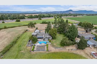 2622 Eric Avenue, Central Point, OR 97502 - Photo 51