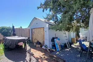 323 Commercial St, Klamath Falls, OR 97601 - Photo 17