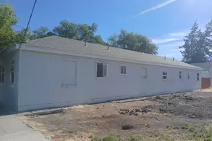 323 Commercial St, Klamath Falls, OR 97601 - Photo 5