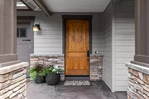20158 Stonegate Dr, Bend, OR 97702 - Photo 3
