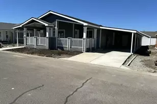 333 Mountain View Dr, Talent, OR 97540 - Photo 1