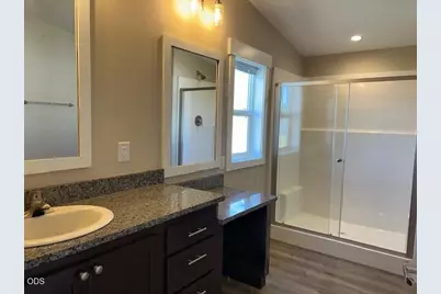 333 Mountain View Drive #105, Talent, OR 97540 - Photo 17