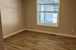 333 Mountain View Dr, Talent, OR 97540 - Photo 13