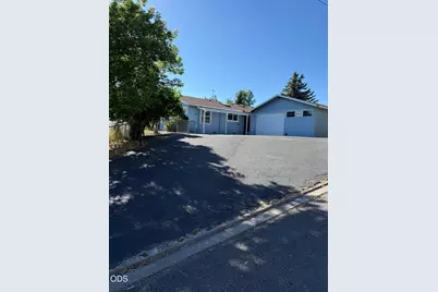 140 N Wendling Street, Klamath Falls, OR 97601 - Photo 1