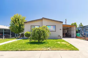 1661 Darin Dr, Grants Pass, OR 97527 - Photo 1
